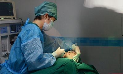 胸整形在线视频,专业解读与真实案例分享