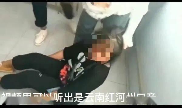 女厕网在线视频,揭秘女性私密空间里的真实故事  第3张